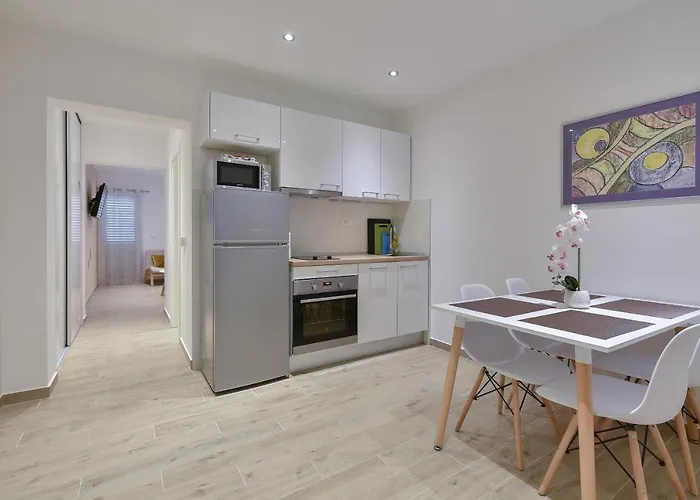 Sweetest Thing * Makarska