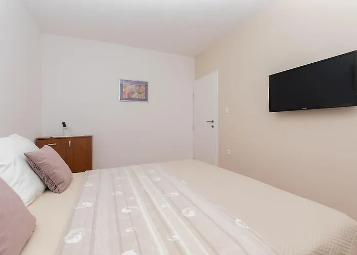 Sweetest Thing Makarska